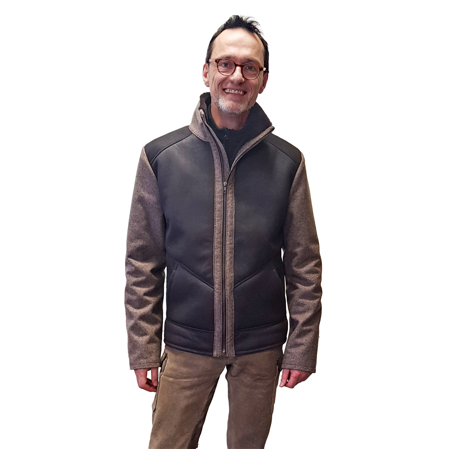 Lammfelljacke Zürich mit Ärmeln aus Loden für Herren, in sportlich kurzem Schnitt, Modelaufnahme - Oberkörper in der Vorderansicht