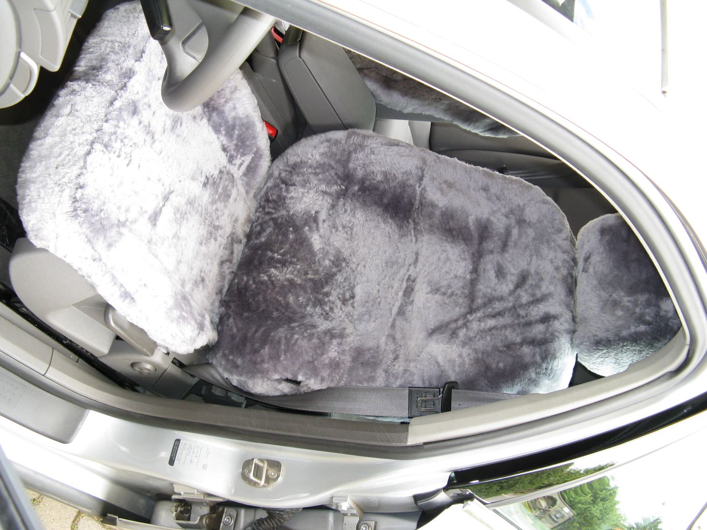 Autositzbezug aus echtem Lammfell für VW Passat B5 in Farbe Silber